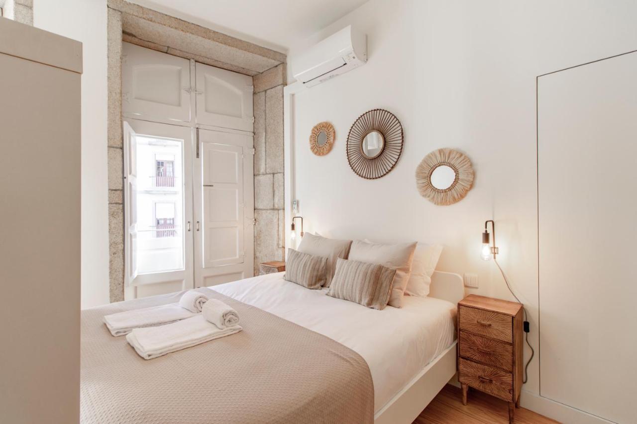 Virtudes Flat W/ Ac & Balcony By Lovelystay Porto Eksteriør bilde