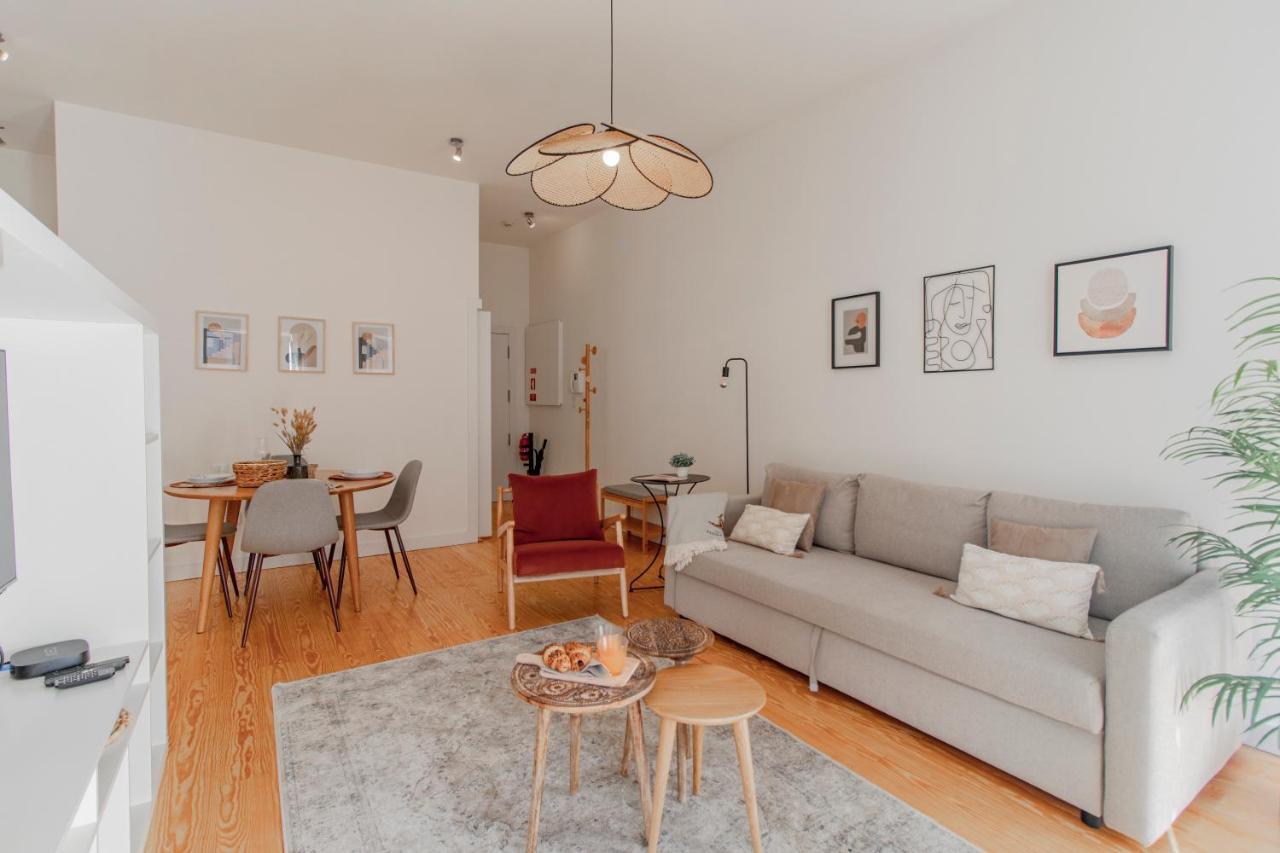 Virtudes Flat W/ Ac & Balcony By Lovelystay Porto Eksteriør bilde