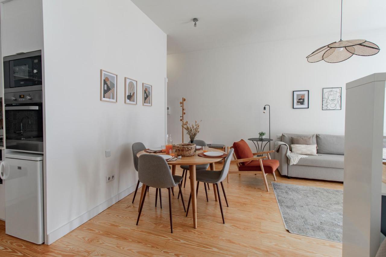 Virtudes Flat W/ Ac & Balcony By Lovelystay Porto Eksteriør bilde